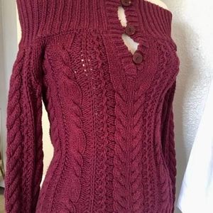 American Eagle Burgandy Ladies Sweater
